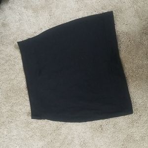 Black slim skirt